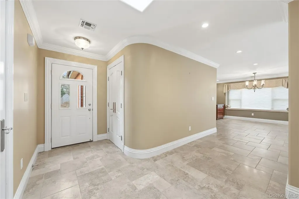 31 Admirals Drive E Bay Shore NY 11706