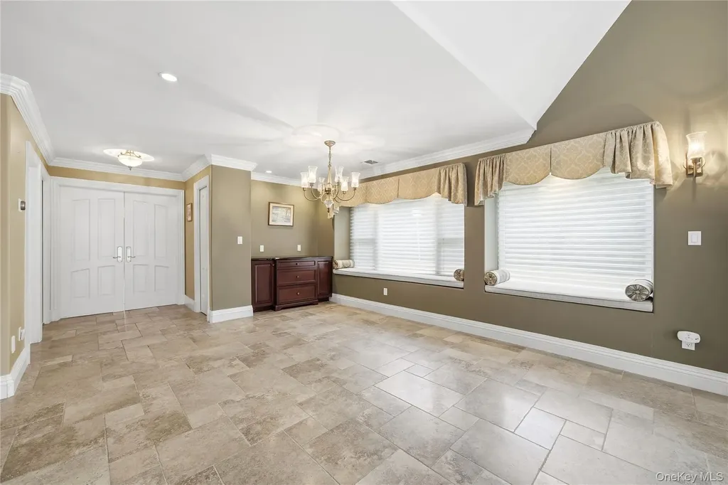 31 Admirals Drive E Bay Shore NY 11706