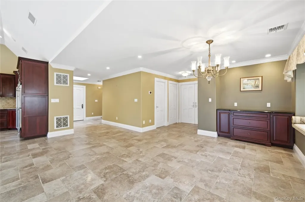 31 Admirals Drive E Bay Shore NY 11706