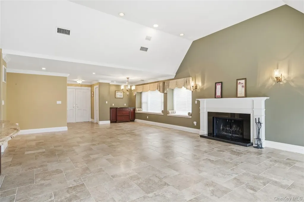31 Admirals Drive E Bay Shore NY 11706