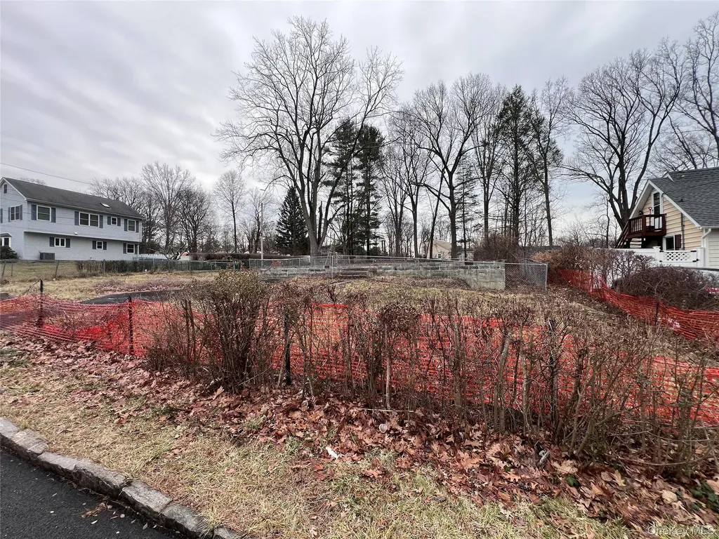 22 Tomahawk Drive White Plains NY 10603