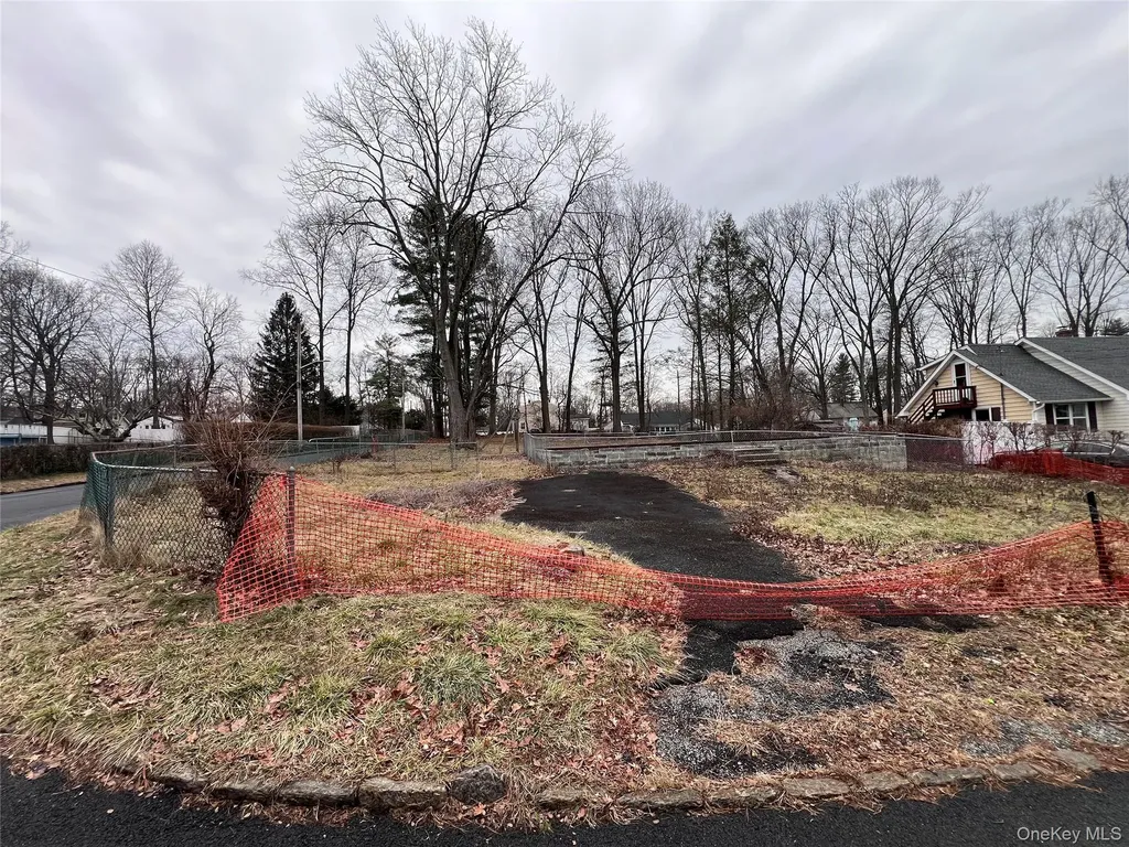22 Tomahawk Drive White Plains NY 10603
