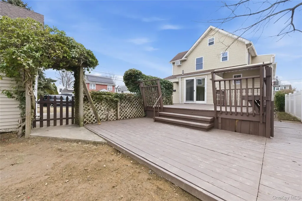2984 Dorlon Place Baldwin NY 11510