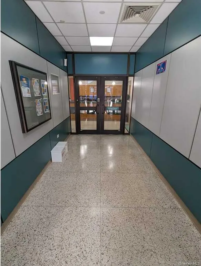 1055 E Tremont Avenue Bronx NY 10460