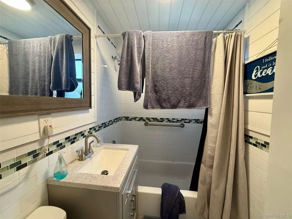 65 W Broadway Long Beach NY 11561