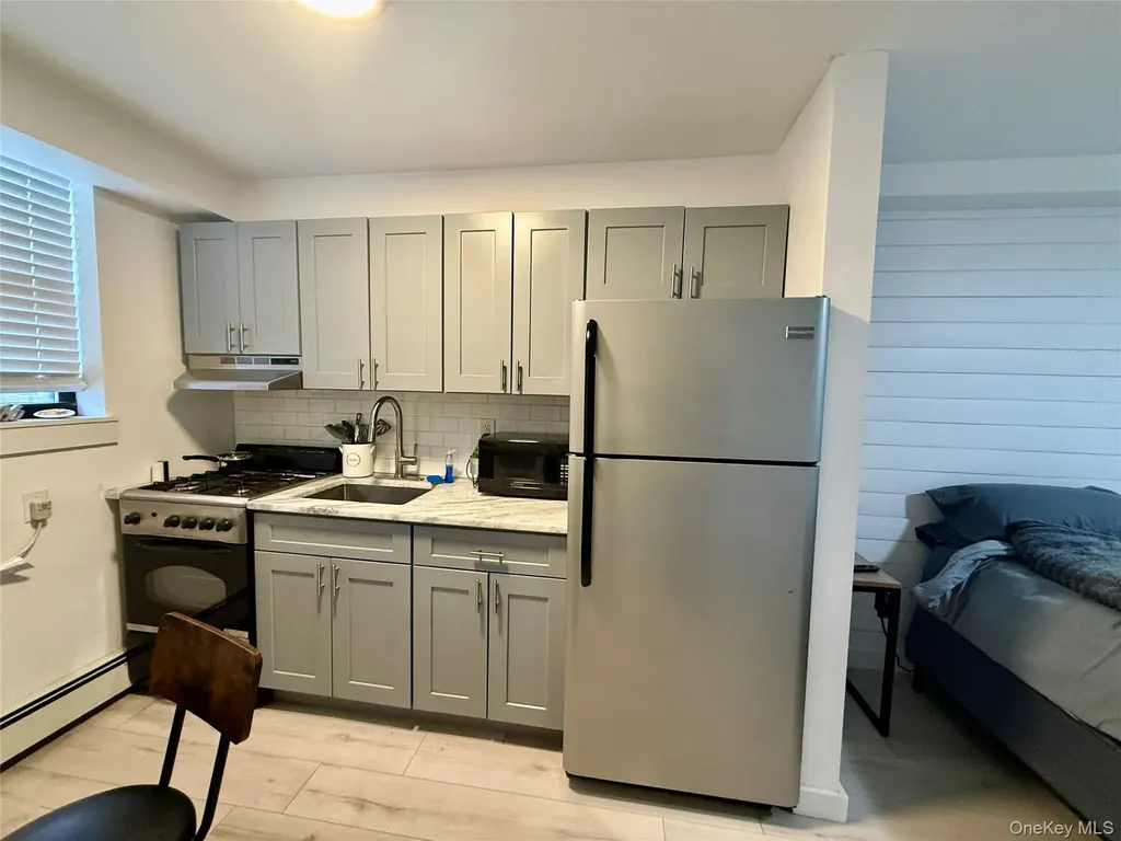 65 W Broadway Long Beach NY 11561
