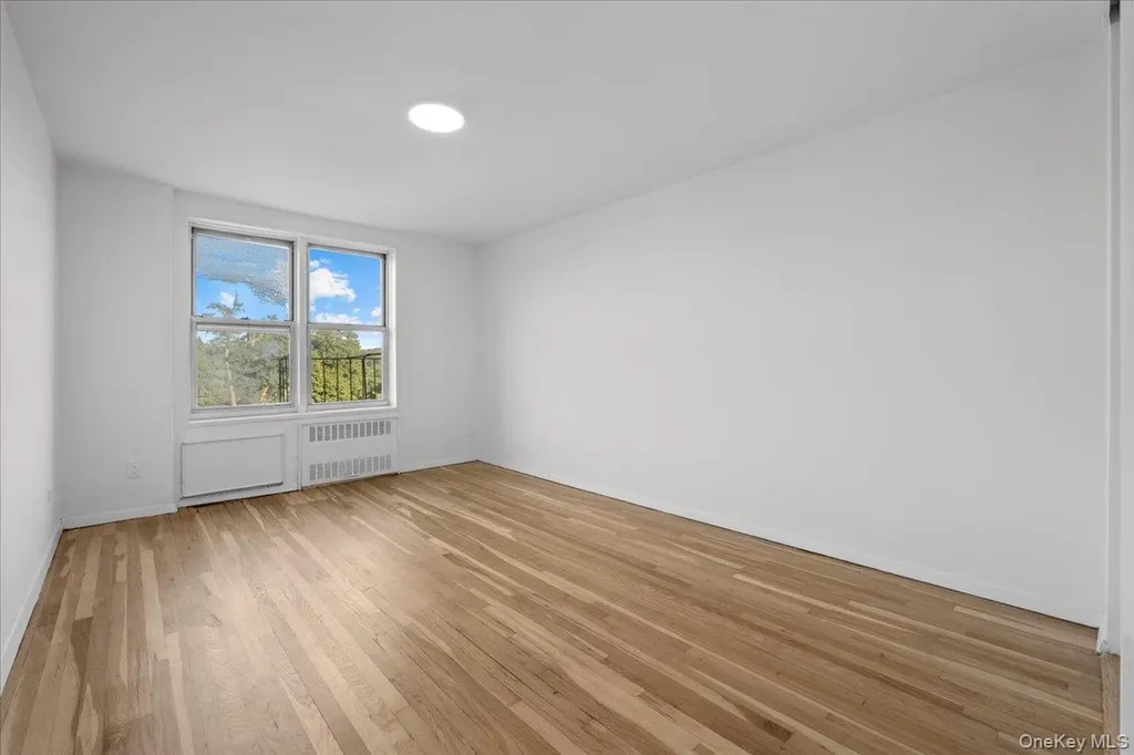 5425 Valles Avenue Bronx NY 10471
