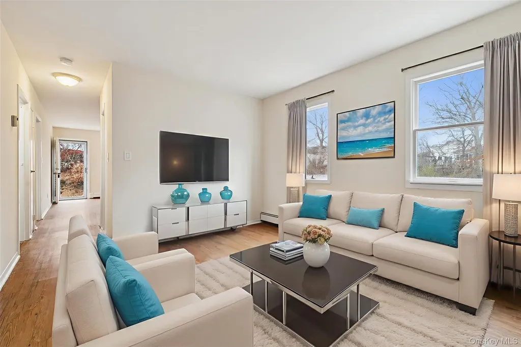 129 E Woodside Avenue Patchogue NY 11772