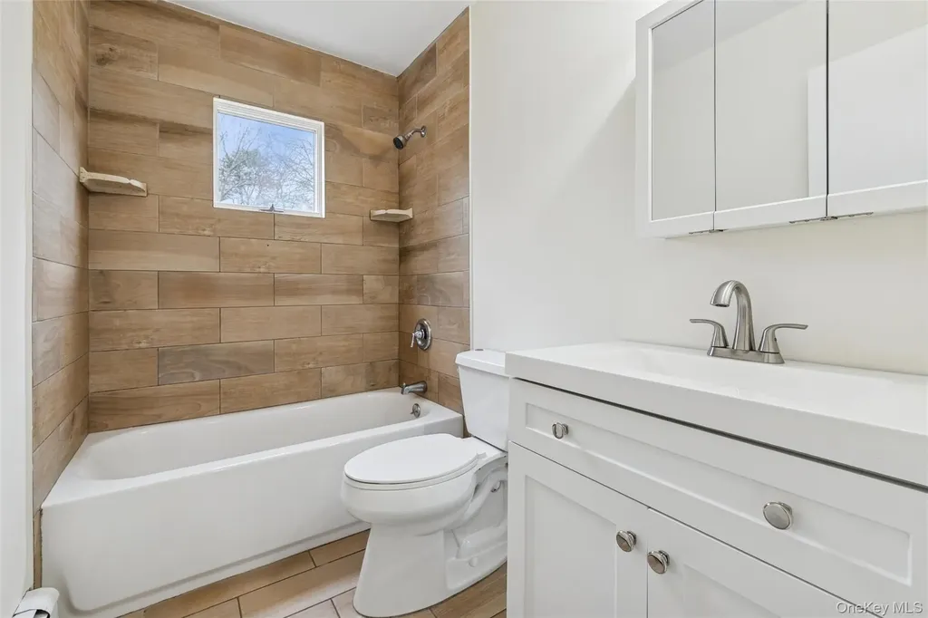 129 E Woodside Avenue Patchogue NY 11772