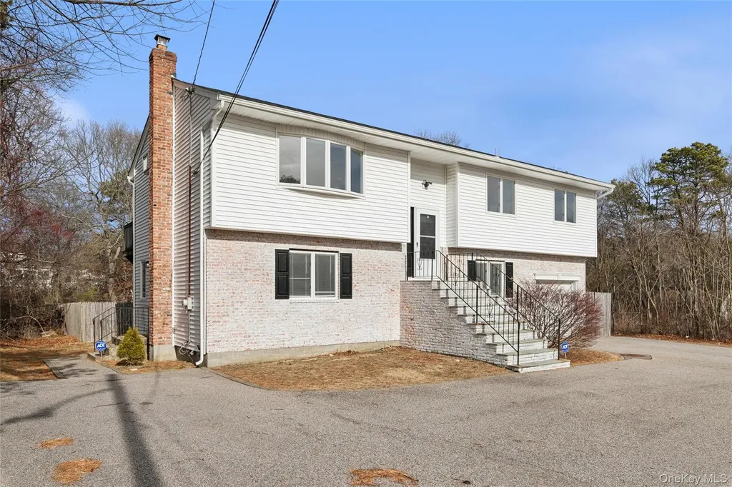 129 E Woodside Avenue Patchogue NY 11772