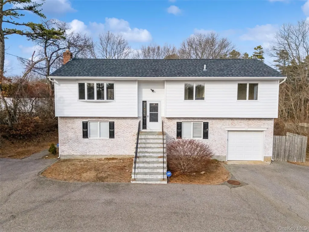 129 E Woodside Avenue Patchogue NY 11772