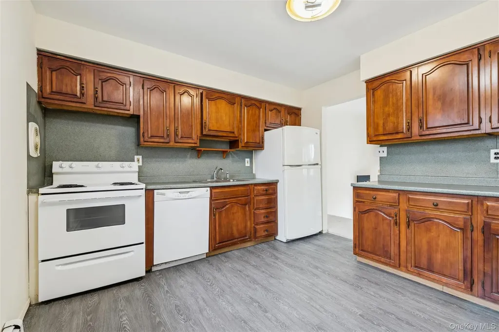 129 E Woodside Avenue Patchogue NY 11772