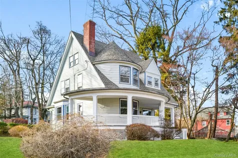 8 The Serpentine New Rochelle NY 10801