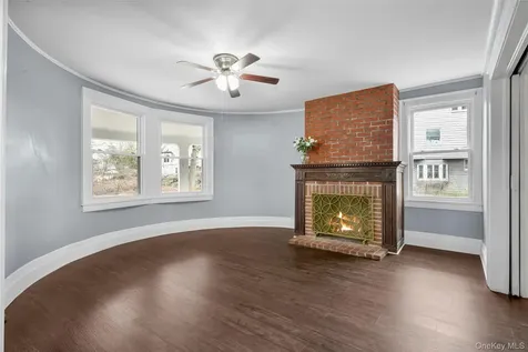 8 The Serpentine New Rochelle NY 10801