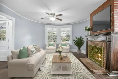 8 The Serpentine New Rochelle NY 10801