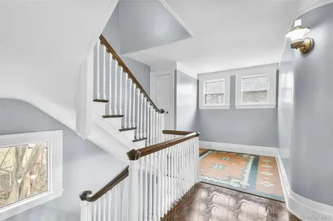 8 The Serpentine New Rochelle NY 10801