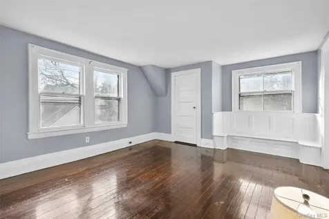8 The Serpentine New Rochelle NY 10801