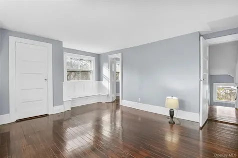 8 The Serpentine New Rochelle NY 10801