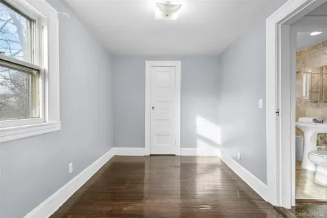 8 The Serpentine New Rochelle NY 10801