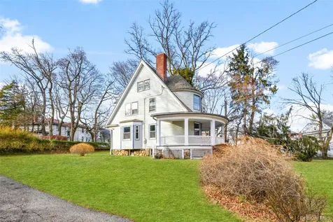 8 The Serpentine New Rochelle NY 10801