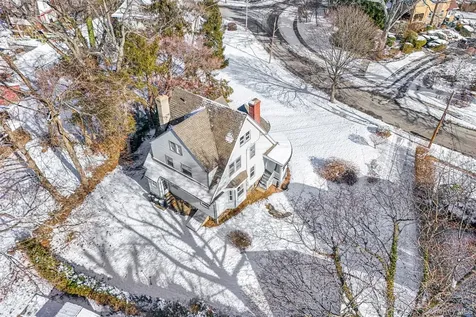 8 The Serpentine New Rochelle NY 10801