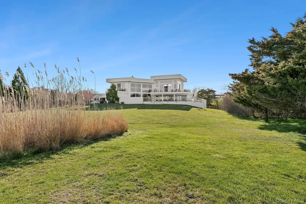3 Old Meadow Bend Westhampton Beach NY 11978