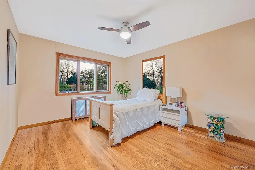 1432 Gardiner Drive Bay Shore NY 11706