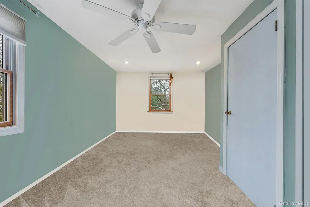 1432 Gardiner Drive Bay Shore NY 11706