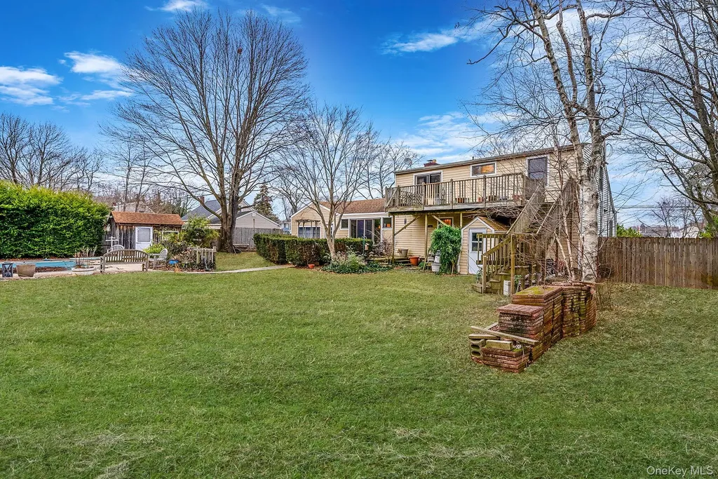 1432 Gardiner Drive Bay Shore NY 11706