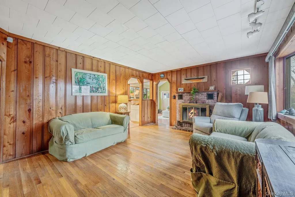 1432 Gardiner Drive Bay Shore NY 11706