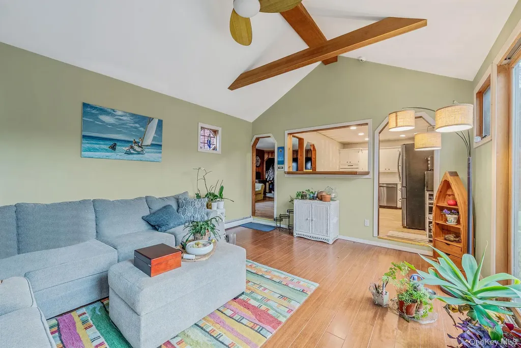 1432 Gardiner Drive Bay Shore NY 11706