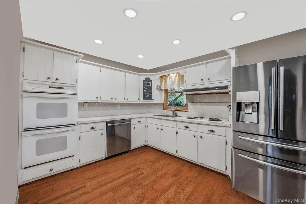 1432 Gardiner Drive Bay Shore NY 11706
