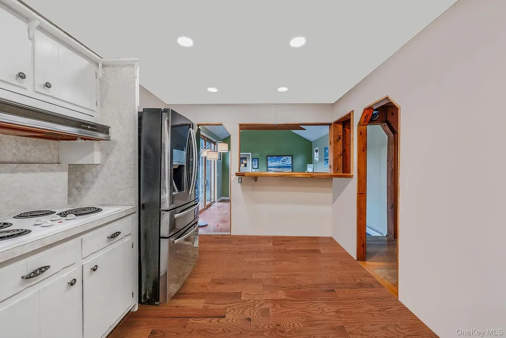 1432 Gardiner Drive Bay Shore NY 11706