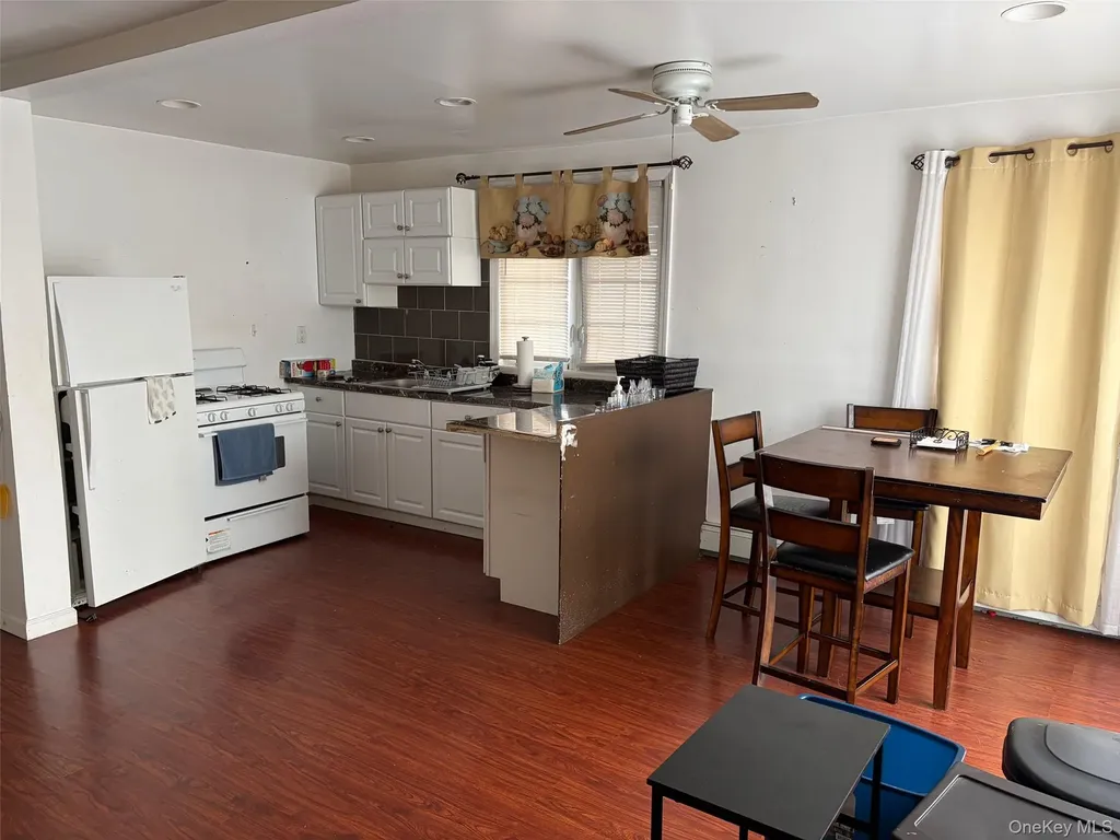 9934 164th Avenue Howard Beach NY 11414