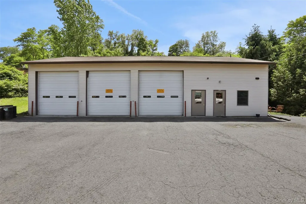16 Sloop Hill Road New Windsor NY 12553