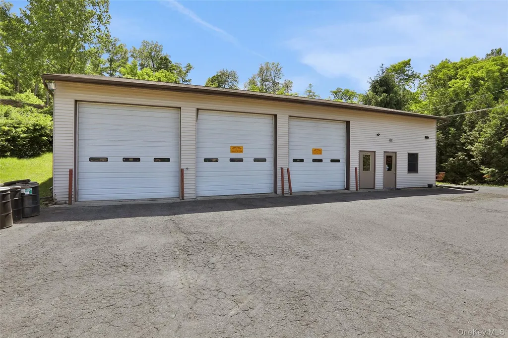 16 Sloop Hill Road New Windsor NY 12553