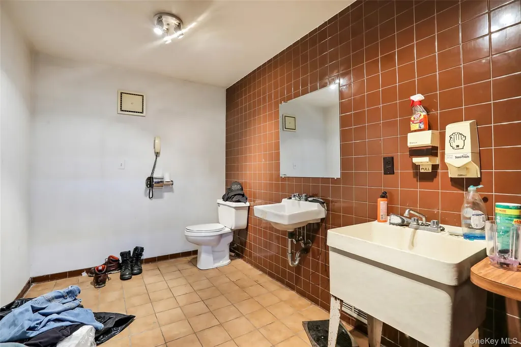 16 Sloop Hill Road New Windsor NY 12553