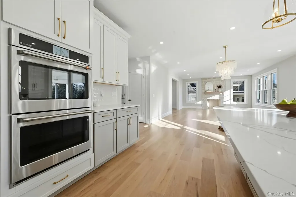 75 Crescent Court Wading River NY 11792