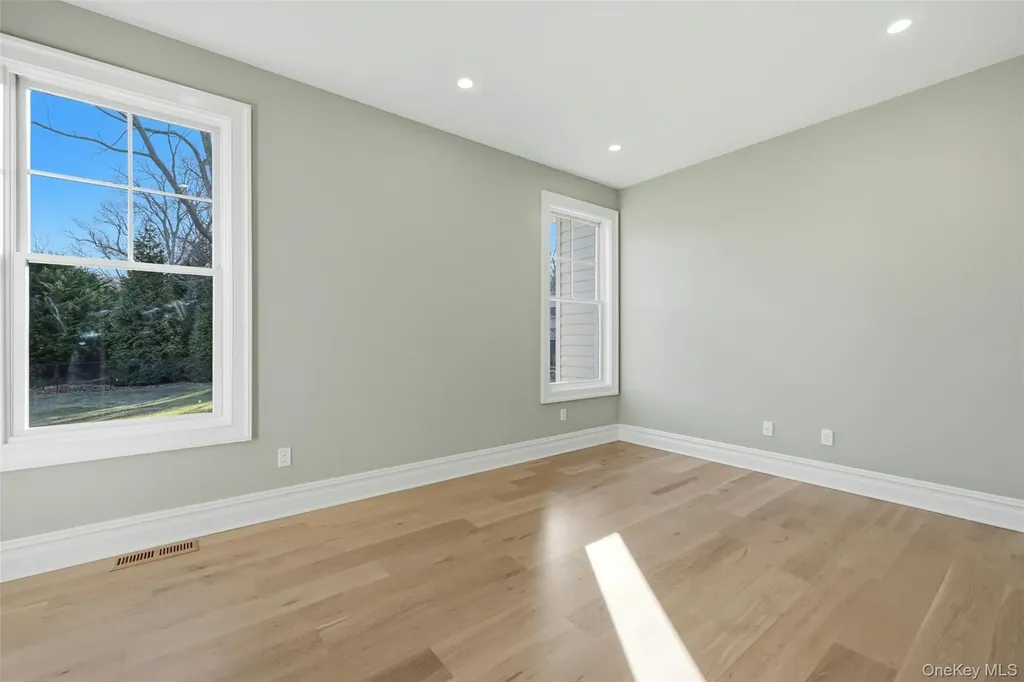 75 Crescent Court Wading River NY 11792