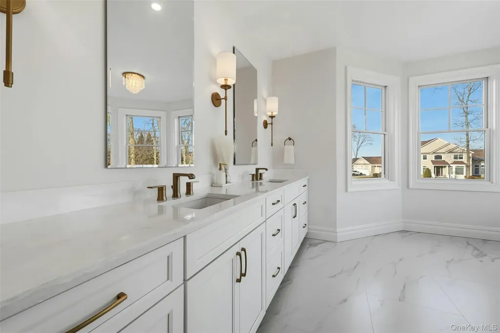 75 Crescent Court Wading River NY 11792