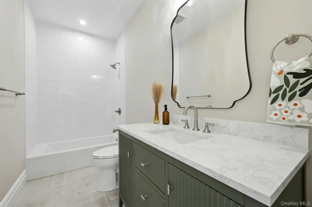 75 Crescent Court Wading River NY 11792