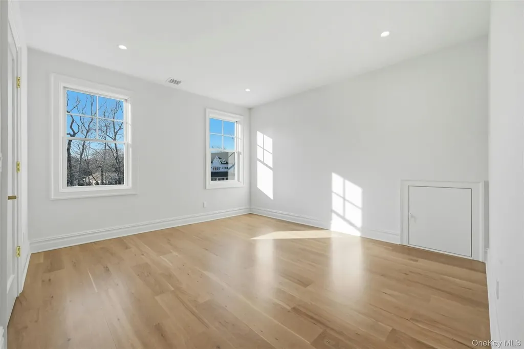 75 Crescent Court Wading River NY 11792