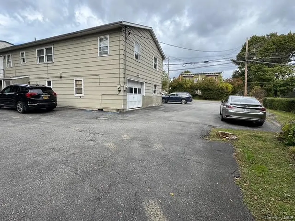 717 Broadway Newburgh NY 12550