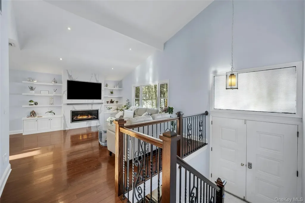 30 Highclere Lane Valhalla NY 10595