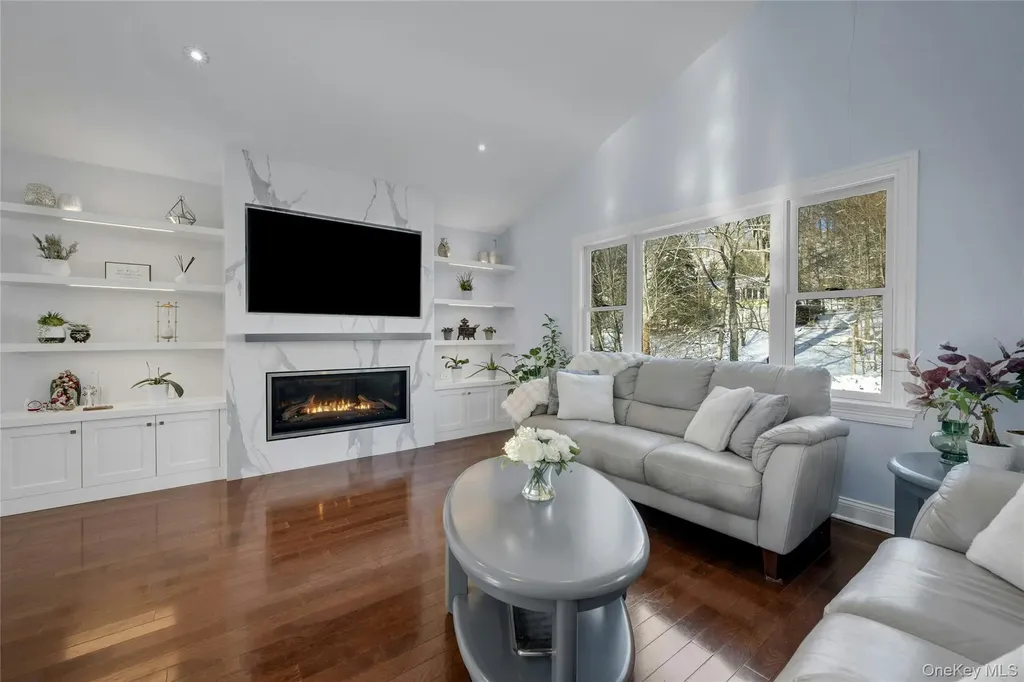 30 Highclere Lane Valhalla NY 10595