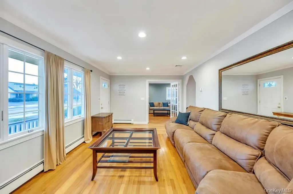 3597 Martha Boulevard Bethpage NY 11714