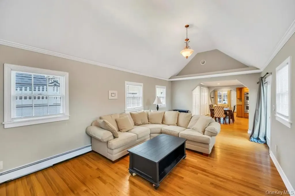 3597 Martha Boulevard Bethpage NY 11714