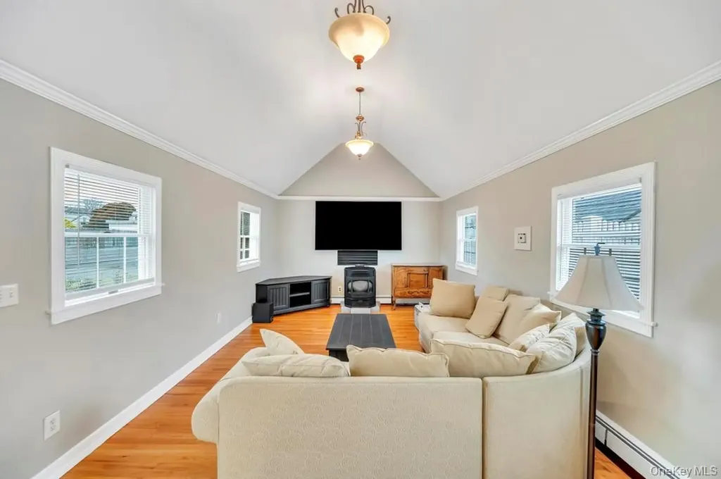 3597 Martha Boulevard Bethpage NY 11714