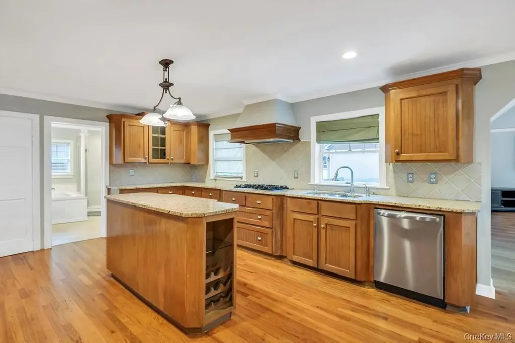 3597 Martha Boulevard Bethpage NY 11714
