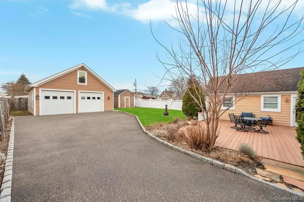 3597 Martha Boulevard Bethpage NY 11714